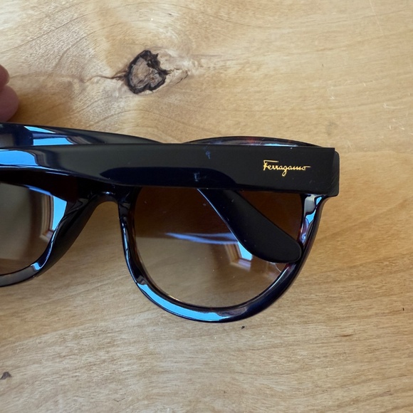 SALVATORE FERRAGAMO SUNGLASSES TORTOISE SHELL AMBER LENS SF675S 214 CLASSIC - Picture 8 of 11